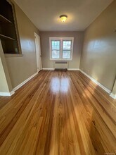 243 Lee Ave in Hicksville, NY - Building Photo - Building Photo