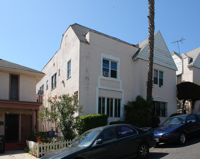 421-427 N Ardmore Ave in Los Angeles, CA - Building Photo - Building Photo