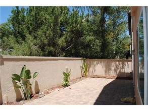 588 Summerholly Dr in San Marcos, CA - Building Photo - Building Photo