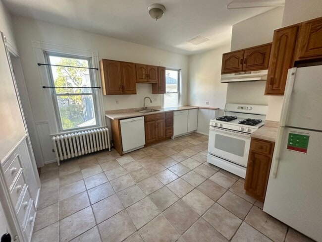 80 Fairbanks St, Unit 2F