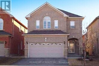 571 Vellore Woods Blvd in Vaughan, ON - Building Photo - Building Photo