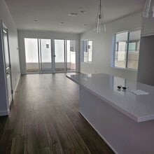 415 Willow Run Ln in Carson, CA - Building Photo - Building Photo