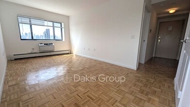 3164 21st St in Queens, NY - Building Photo - Building Photo