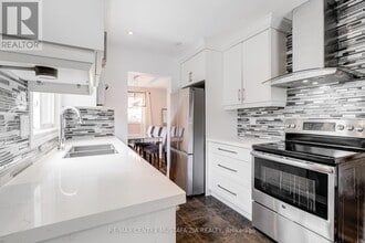 3025 Oslo Crescent in Mississauga, ON - Building Photo - Building Photo