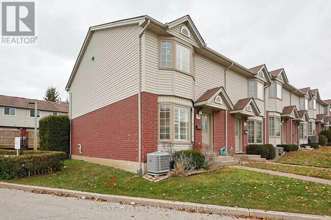 70 Chapman Ct in London, ON - Building Photo - Building Photo