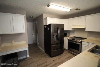 5117 Middlesex Dr in Louisville, KY - Building Photo - Building Photo