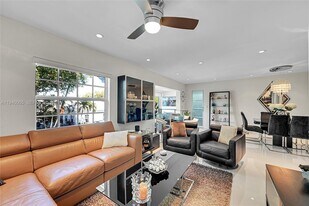 6261 Bay Club Dr in Fort Lauderdale, FL - Building Photo