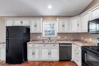 1612 Dupwe Dr in Jonesboro, AR - Building Photo - Building Photo