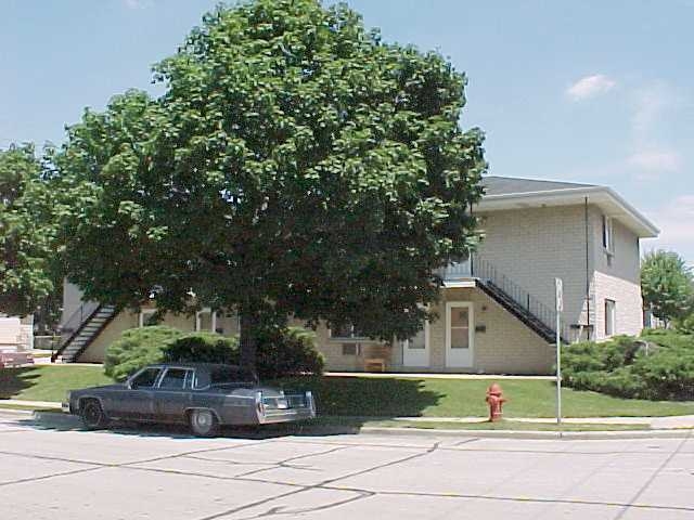 1828 S 63rd St in West Allis, WI - Foto de edificio