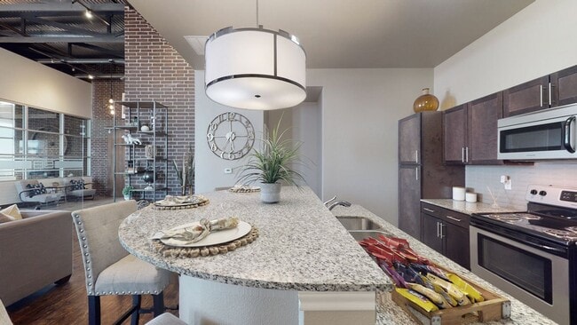 98 Apartments in Owasso, OK - Foto de edificio - Building Photo