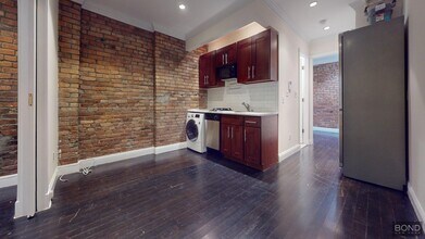 610 E 9th St in New York, NY - Foto de edificio - Building Photo