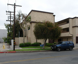 Stark Drive Apartments in Huntington Beach, CA - Building Photo - Building Photo