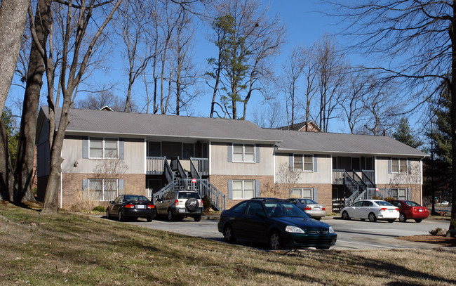 1804 Fargis St in Greensboro, NC - Foto de edificio - Building Photo