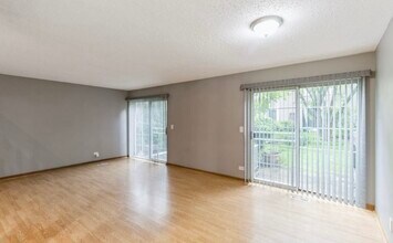 750 W Happfield Dr in Arlington Heights, IL - Building Photo - Building Photo