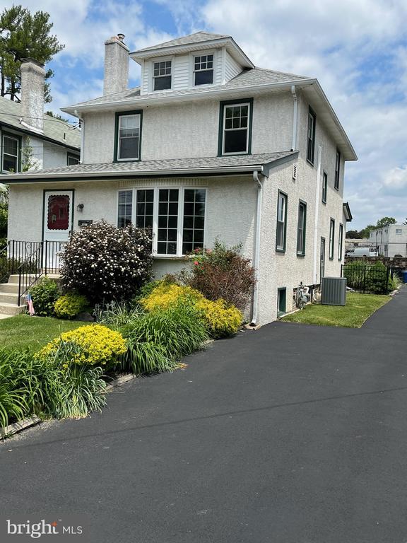 property at 2317 Jenkintown Rd