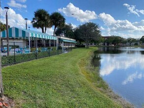 7879 Willow Spring Dr in Lake Worth, FL - Building Photo - Building Photo