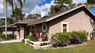 1572 Primrose Ln in Wellington, FL - Building Photo - Building Photo