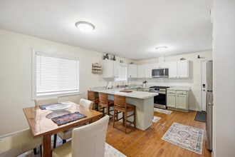 7611 South Dr in Wonder Lake, IL - Building Photo - Building Photo