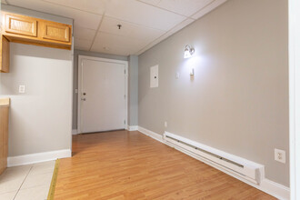 Waterbury Plaza Apartments in Waterbury, CT - Building Photo - Building Photo