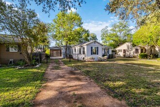 124 Harmon Dr in San Antonio, TX - Foto de edificio - Building Photo