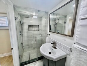 120 Eastchester Av in St Catharines, ON - Building Photo - Building Photo