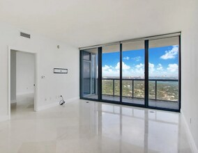 601 NE 36th St, Unit 3208 in Miami, FL - Building Photo - Building Photo
