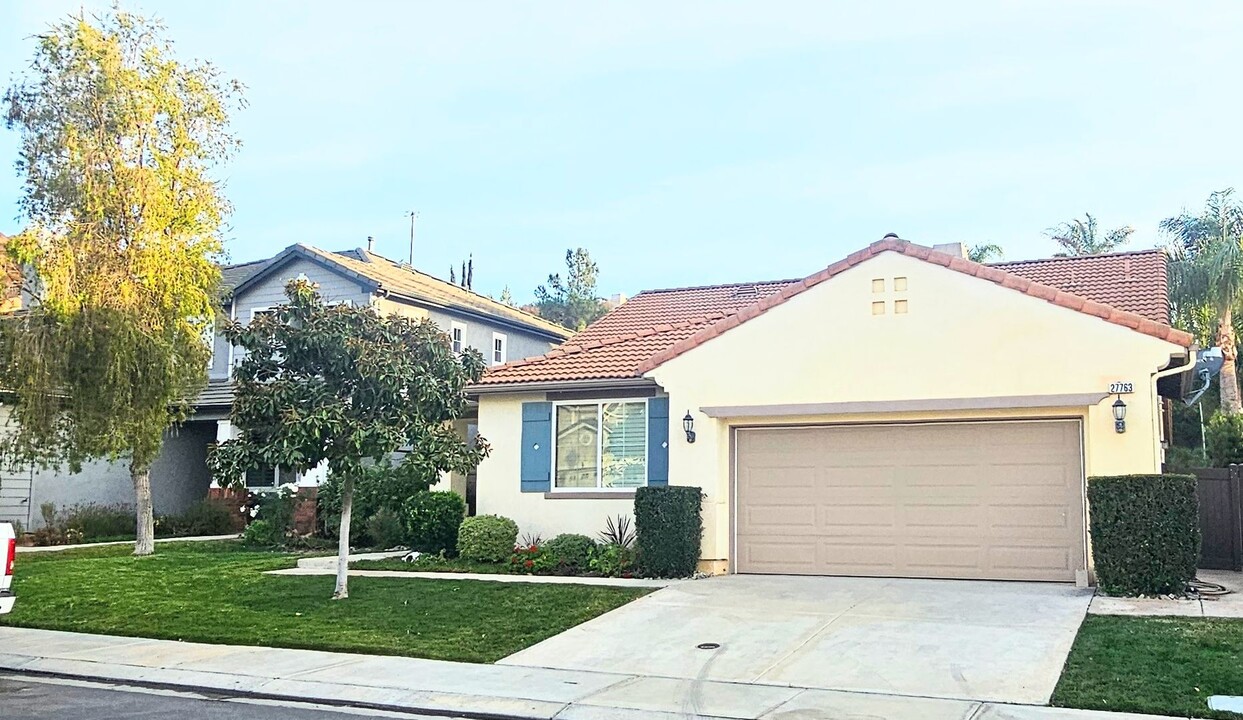 27763 Bottle Brush Way in Murrieta, CA - Building Photo