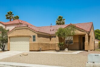 6126 Magic Mesa St in North Las Vegas, NV - Building Photo - Building Photo