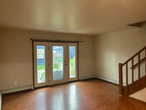 2801 Cowles St in Fairbanks, AK - Building Photo - Building Photo