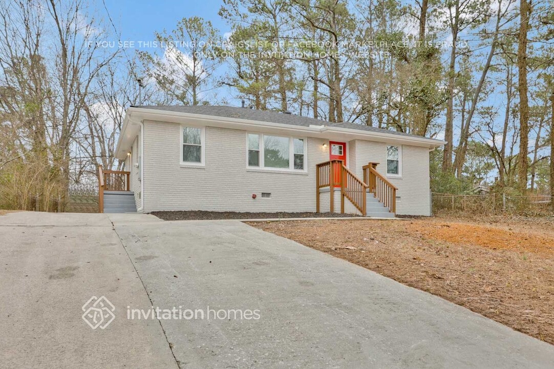 2312 Pryor Rd SW in Atlanta, GA - Building Photo