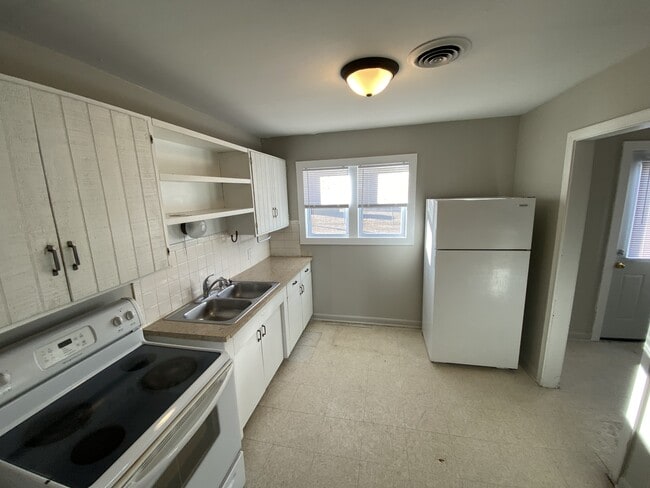 840 Navaho Ave in Salina, KS - Building Photo - Building Photo