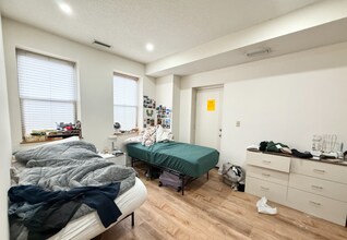 95 Gainsborough St, Unit 302 in Boston, MA - Foto de edificio - Building Photo