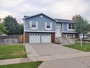 1271 Sage Ridge Rd in Sandy, UT - Building Photo - Building Photo