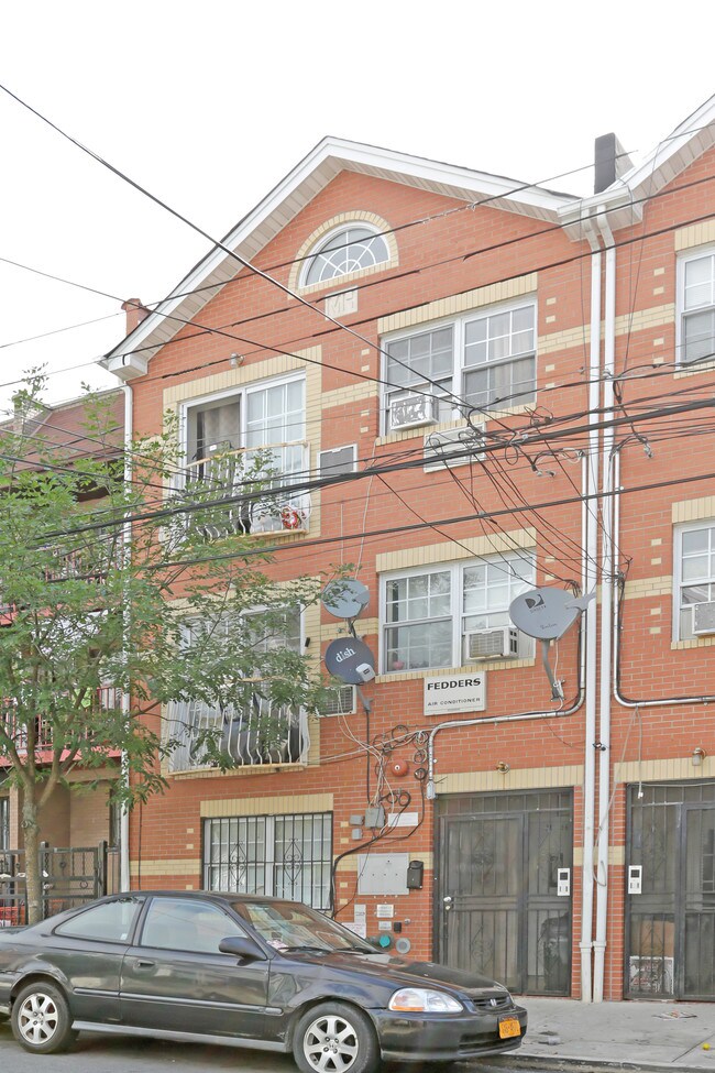 3459 106th St in Corona, NY - Foto de edificio - Building Photo