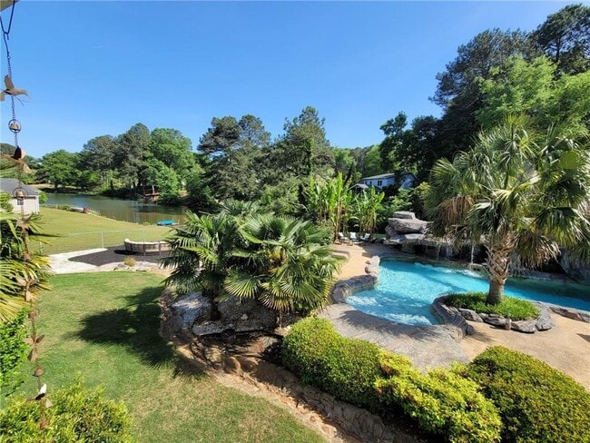 1679 Rangewood Dr SW in Lilburn, GA - Building Photo - Building Photo