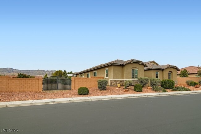 6823 Willowcroft St in Las Vegas, NV - Building Photo - Building Photo