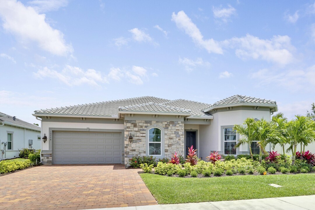 10778 Stellar Cir in Palm Beach Gardens, FL - Building Photo