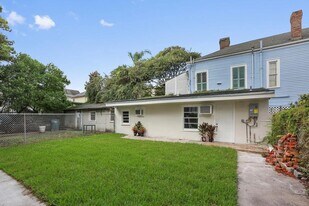 1724 Constantinople St in New Orleans, LA - Building Photo