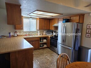 5585 Tunitas Ave in Atascadero, CA - Foto de edificio - Building Photo