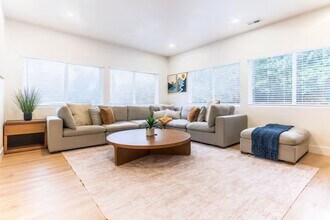 11807 8th Ave S in Seattle, WA - Building Photo - Building Photo