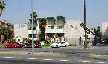 Sherman Terrace in Van Nuys, CA - Building Photo - Building Photo