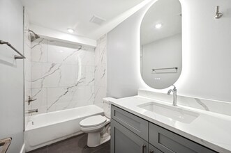 707 W Cumberland St, Unit A in Philadelphia, PA - Foto de edificio - Building Photo