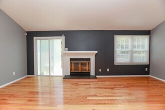 1444 Lake Geneve Dr in Virginia Beach, VA - Building Photo - Building Photo