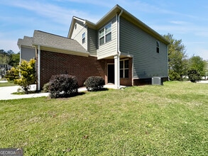 241 Daisy Cir in Mcdonough, GA - Building Photo - Building Photo