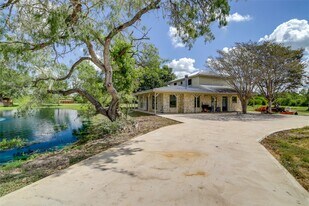 13302 FM359 in Hempstead, TX - Building Photo