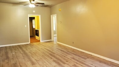 1613 W Elm Ave in Enid, OK - Building Photo - Building Photo