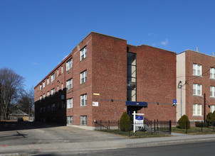 Garden Hill Apartments in Hartford, CT - Building Photo - Building Photo