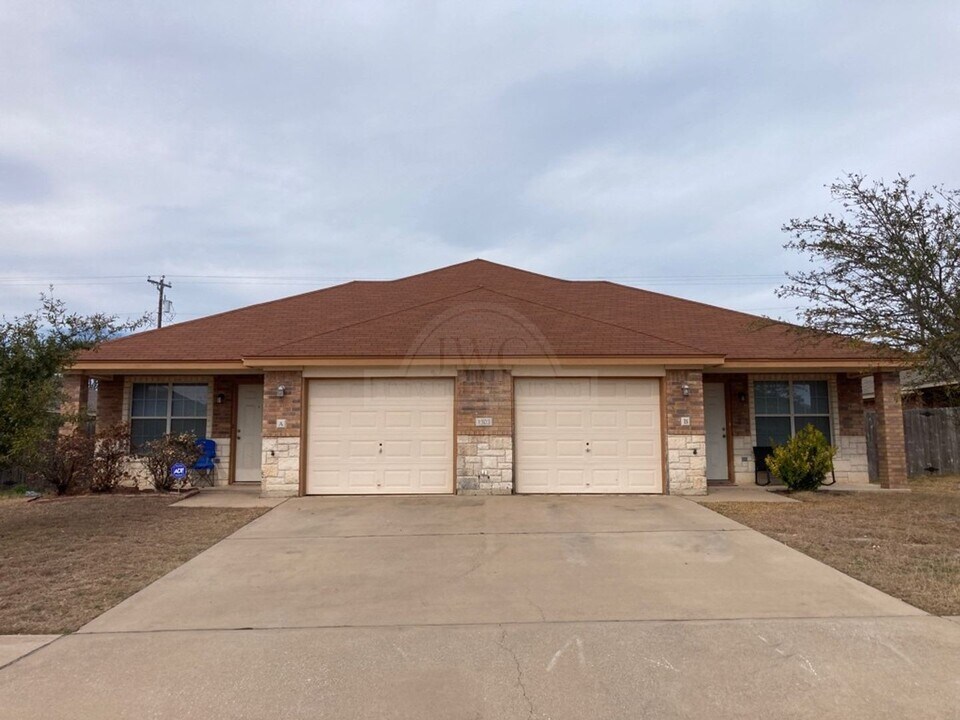1303 Cinch Dr in Killeen, TX - Building Photo