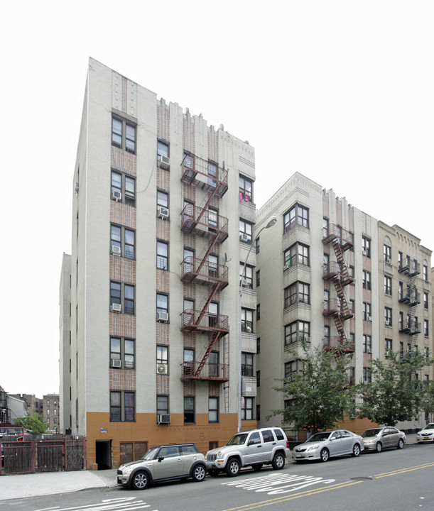 2350 Valentine Ave in Bronx, NY - Building Photo