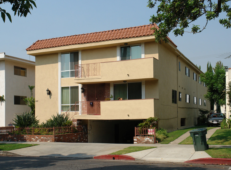 541 N Orlando Ave in Los Angeles, CA - Building Photo